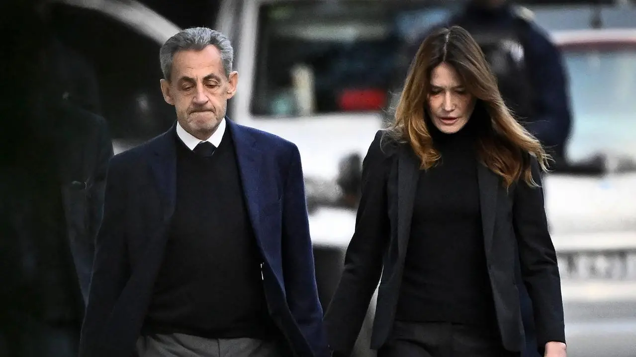 Sarkozy, richiesta di libertà vigilata per i fondi libici